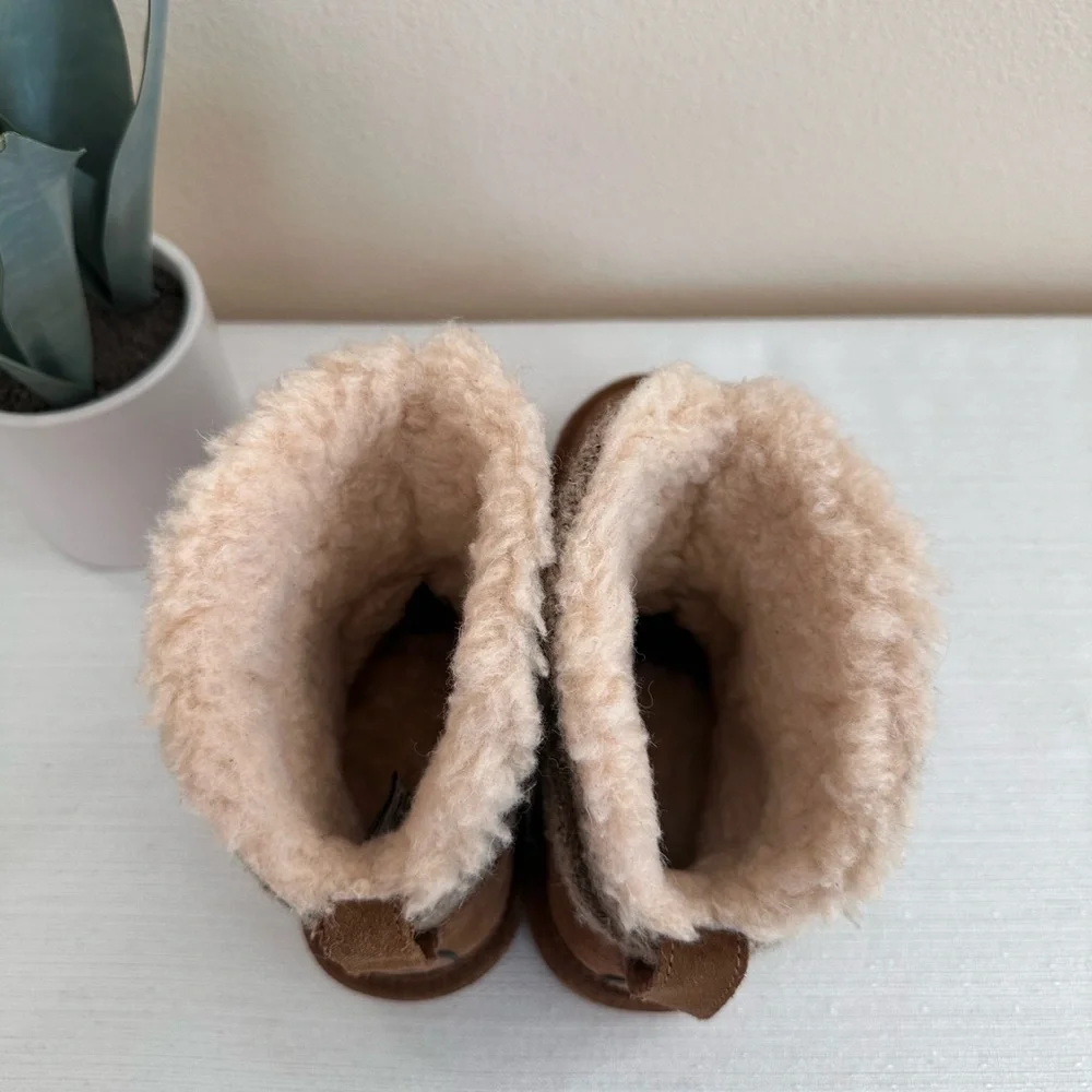 BearPaw Tan Suede/Sweater Fur Insulated Weatherproof Boots Women’s 7 - Picture 9 of 14